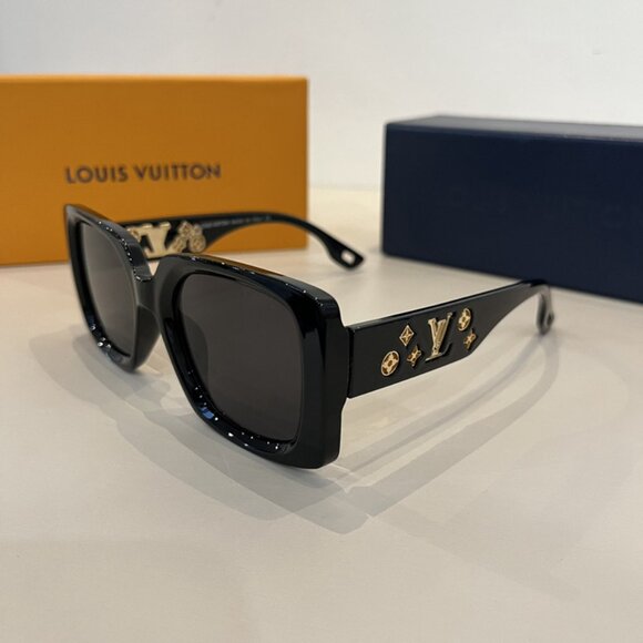 Louis Vuitton Black Square Sunglasses - Picture 1 of 7